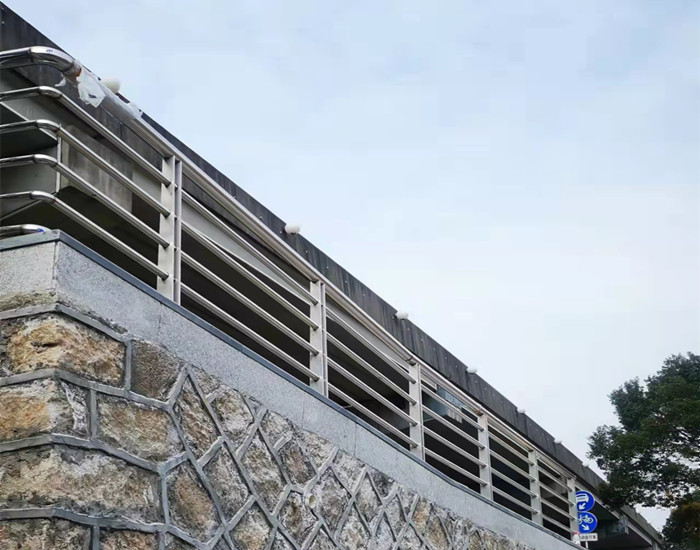 建筑装饰用不锈钢管---室外护栏